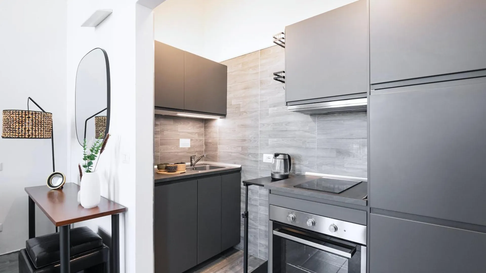 Apartment Easylife - Studio Moderno E Luminoso In Repubblica Milan