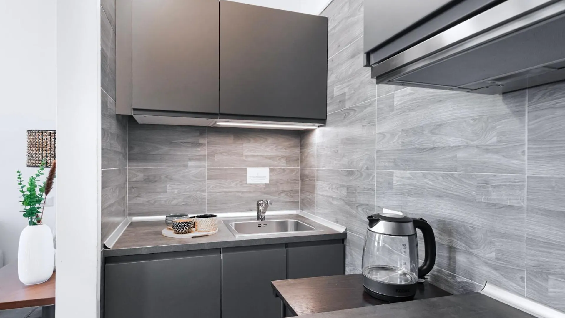 Easylife - Studio Moderno E Luminoso In Repubblica Milan 0*,  Italy