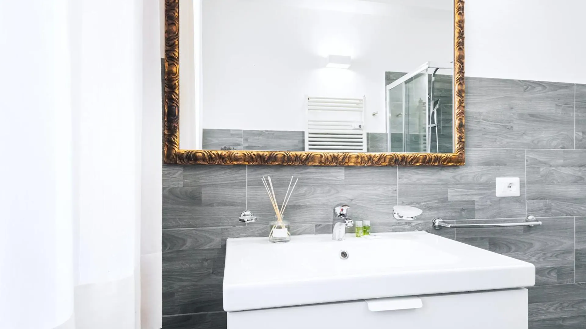 Easylife - Studio Moderno E Luminoso In Repubblica Milan Apartment